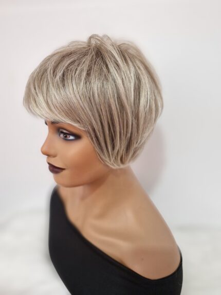 Photo 1742574355416 1